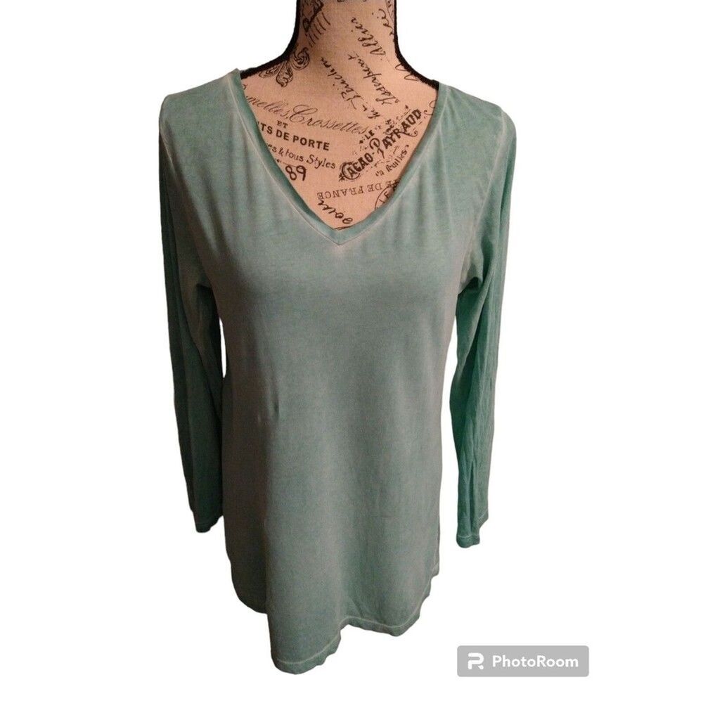 Soft surroundings Distressed v neck top beachy green long Small